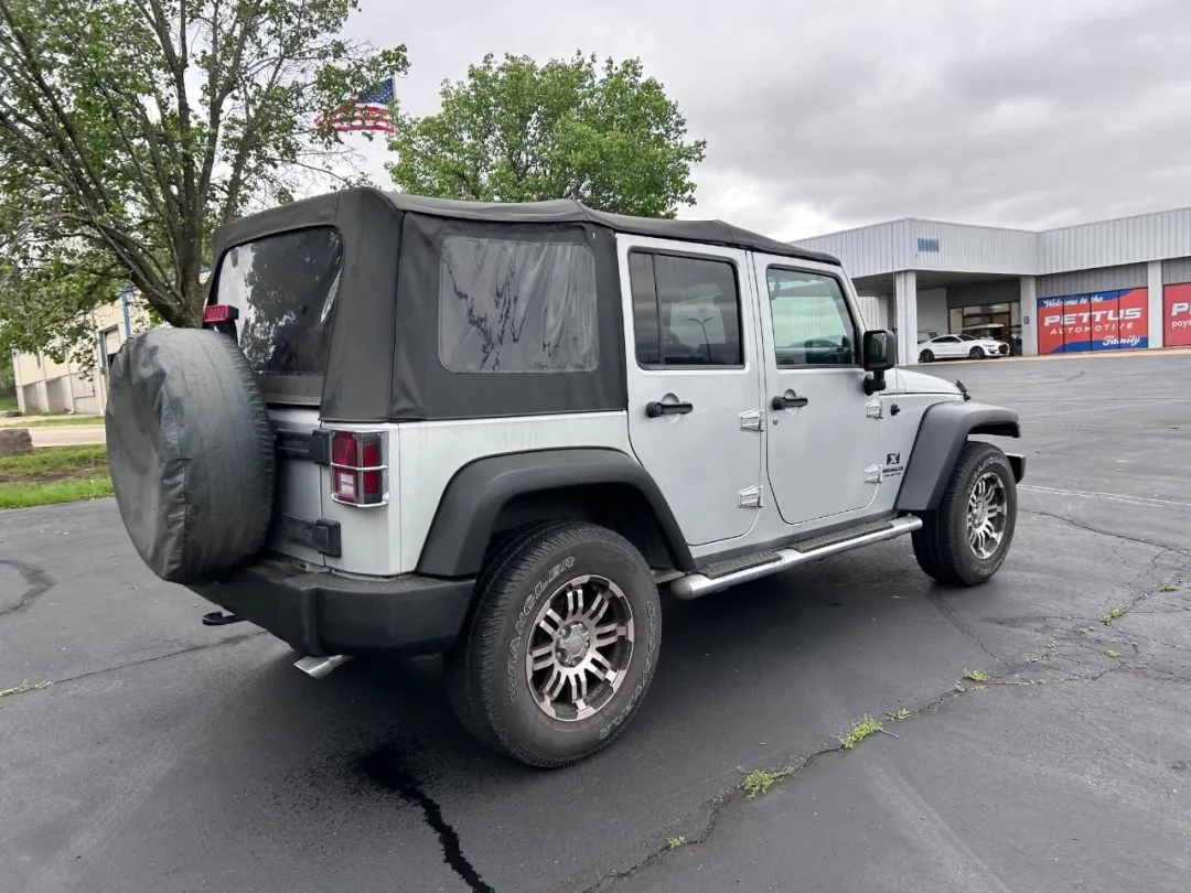 2008 Jeep Wrangler - 1J4GA39108L569508 - Image #2